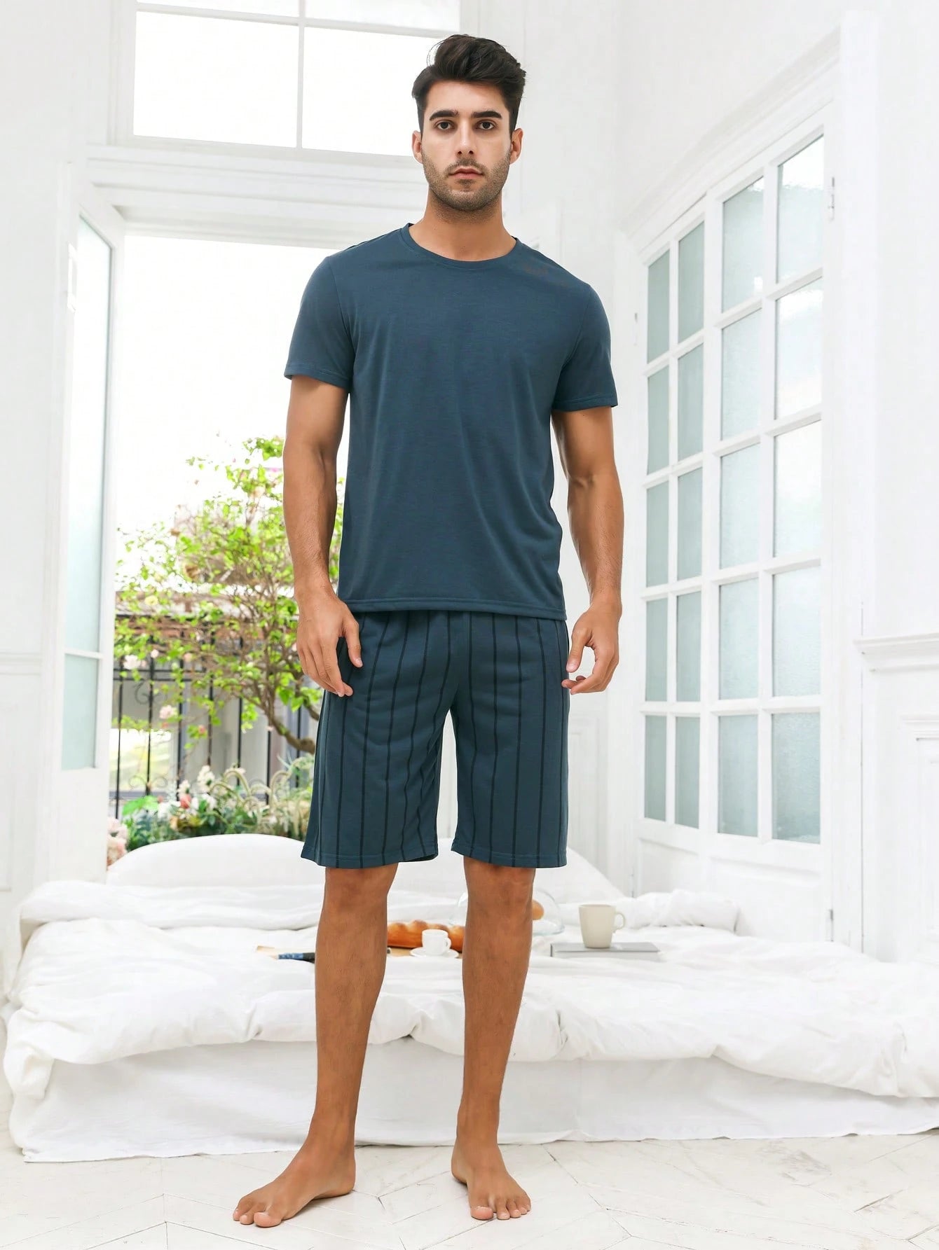 Manfinity Heren effen T-shirt en gestreepte printshort PJ-set / pyjamaset